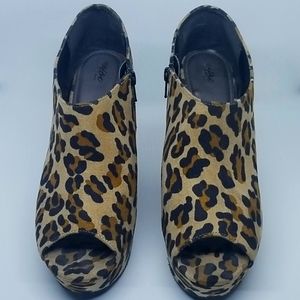 Perp Toe Leopard Print Wedge